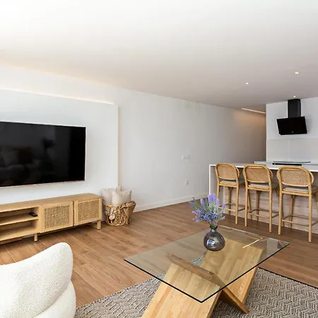 Luxury Views 2br House - Private Parking Appartement