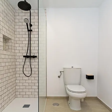 Luxury Views 2br House - Private Parking *